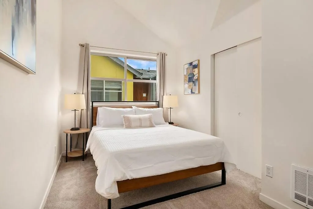 Stylish 3 Bedroom Capitol Hill Home With 96 Walk Score Seattle 0*,  USA