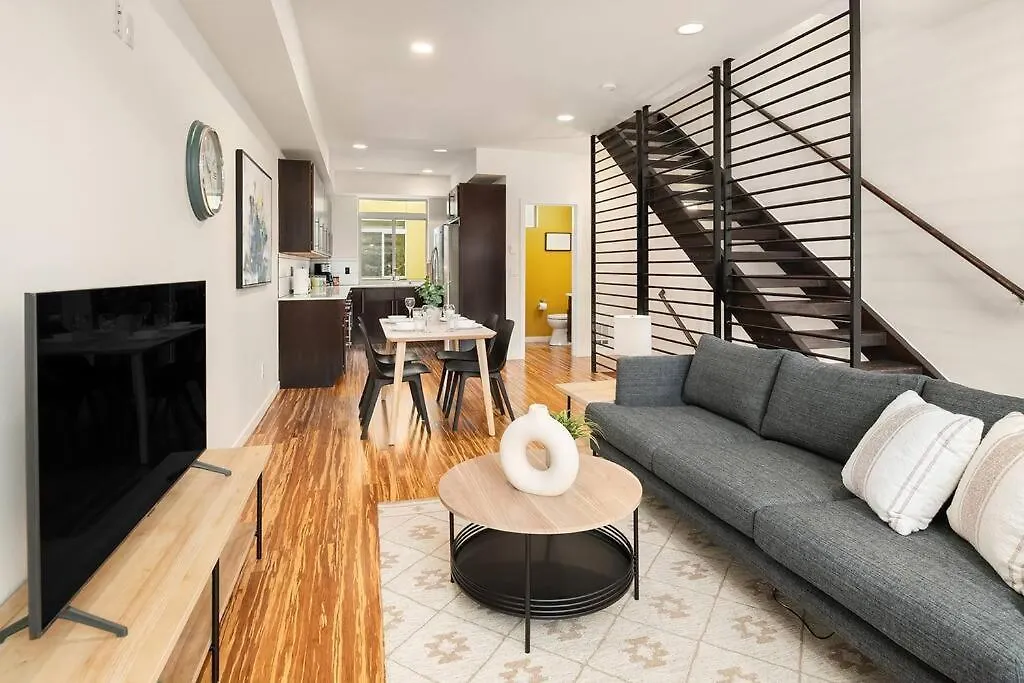 Feriehus Stylish 3 Bedroom Capitol Hill Home With 96 Walk Score Seattle USA