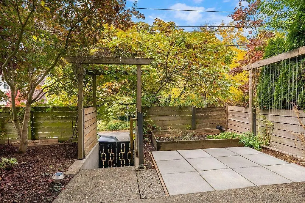 Stylish 3 Bedroom Capitol Hill Home With 96 Walk Score Seattle